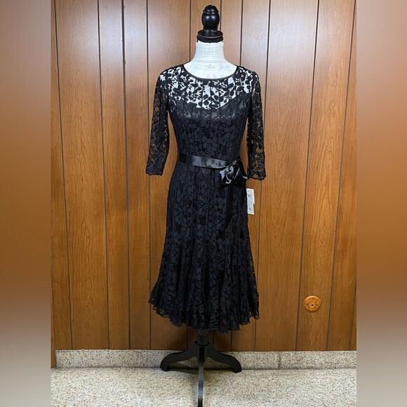 Teri Jon by Rickie Freeman Black Lace Pintuck midi dress size 4 - Picture 3 of 11